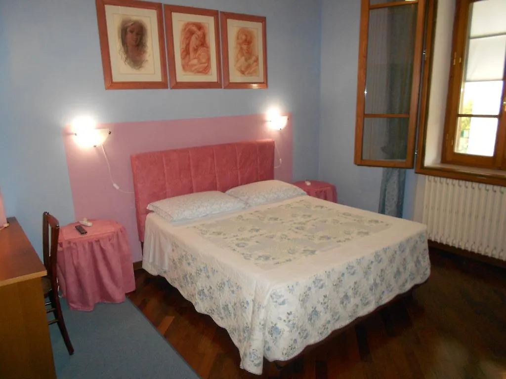 ** Konukevi Tarussio Otel Arezzo İtalya