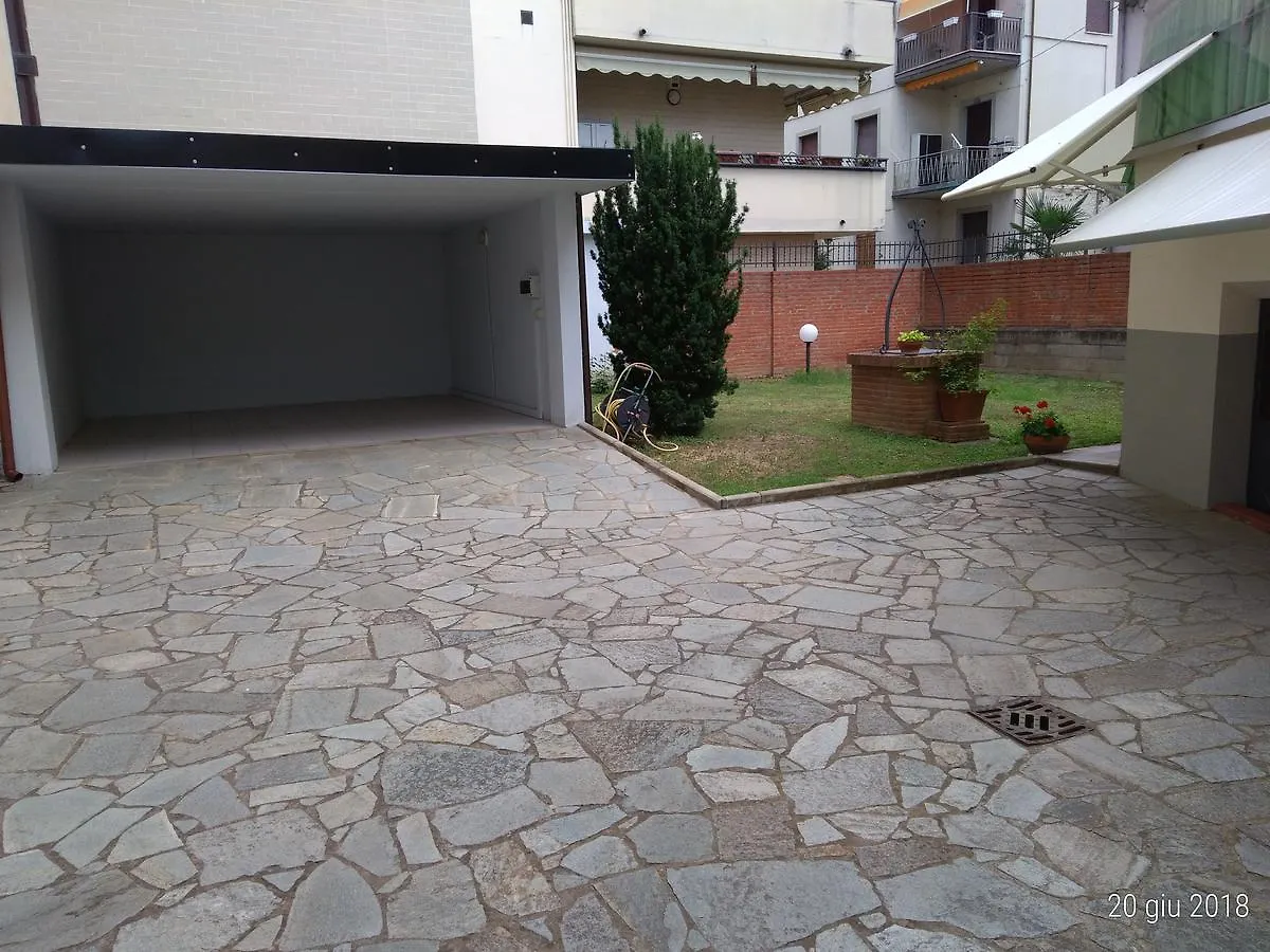 Konukevi Tarussio Otel Arezzo